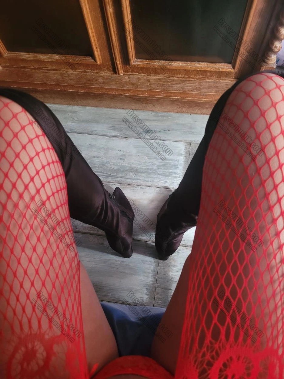 15. kép NÓRI , +36 30 578 6042, erotikus masszázs V. kerület